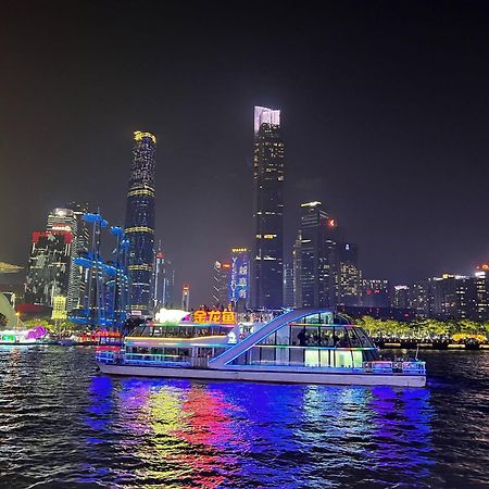 Doubletree By Hilton Guangzhou-Free Shuttle Bus To Canton Fair Complex & Overseas Buyer Registration Services During Canton Fair Period Exteriör bild