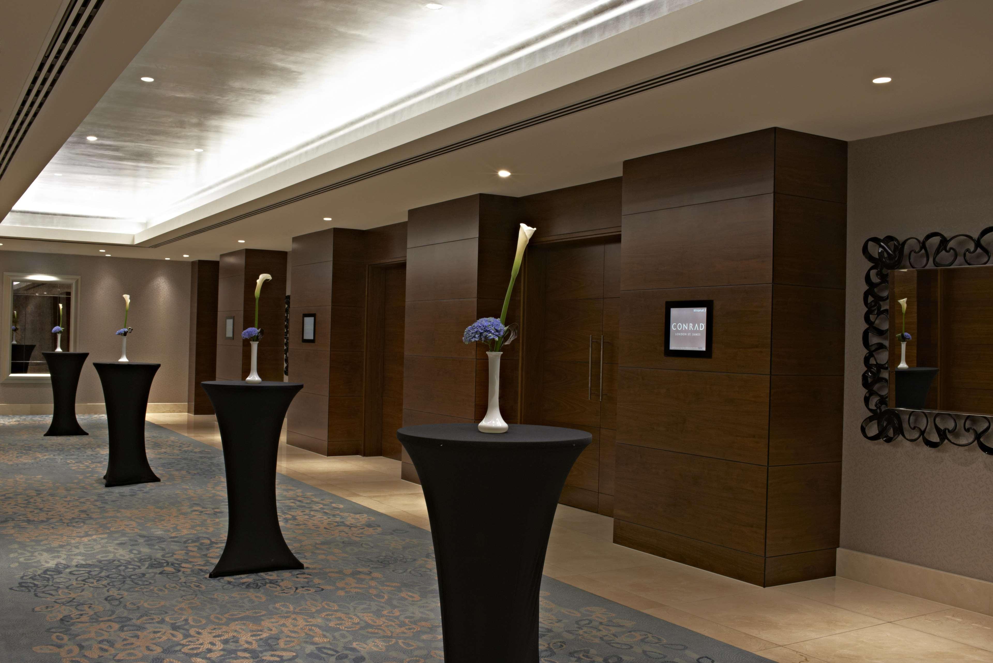 Doubletree By Hilton Guangzhou-Free Shuttle Bus To Canton Fair Complex & Overseas Buyer Registration Services During Canton Fair Period Exteriör bild