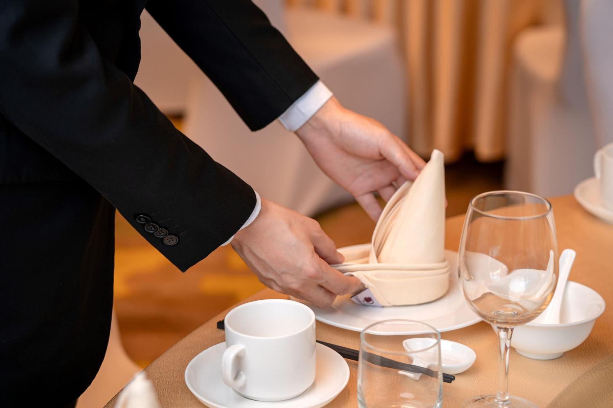 Doubletree By Hilton Guangzhou-Free Shuttle Bus To Canton Fair Complex & Overseas Buyer Registration Services During Canton Fair Period Exteriör bild