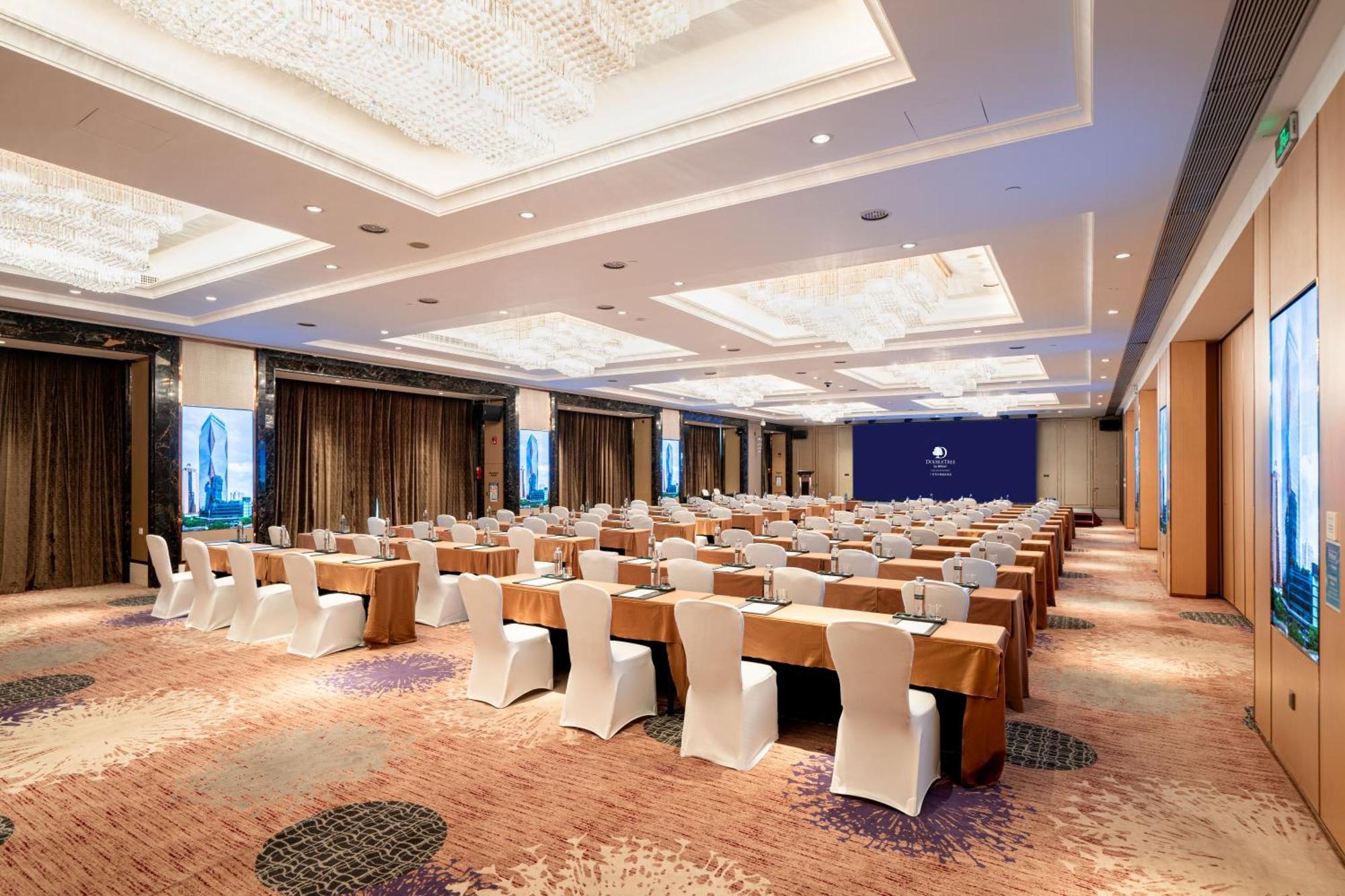 Doubletree By Hilton Guangzhou-Free Shuttle Bus To Canton Fair Complex & Overseas Buyer Registration Services During Canton Fair Period Exteriör bild