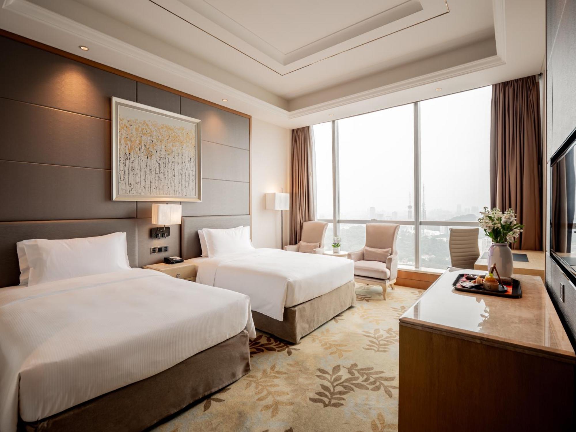 Doubletree By Hilton Guangzhou-Free Shuttle Bus To Canton Fair Complex & Overseas Buyer Registration Services During Canton Fair Period Exteriör bild