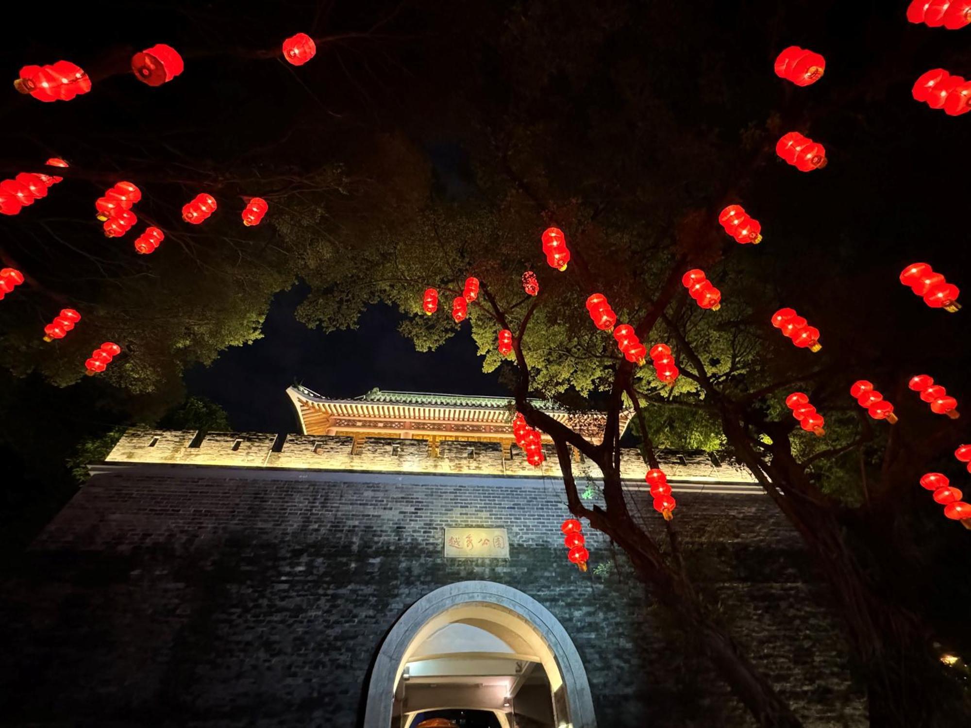 Doubletree By Hilton Guangzhou-Free Shuttle Bus To Canton Fair Complex & Overseas Buyer Registration Services During Canton Fair Period Exteriör bild