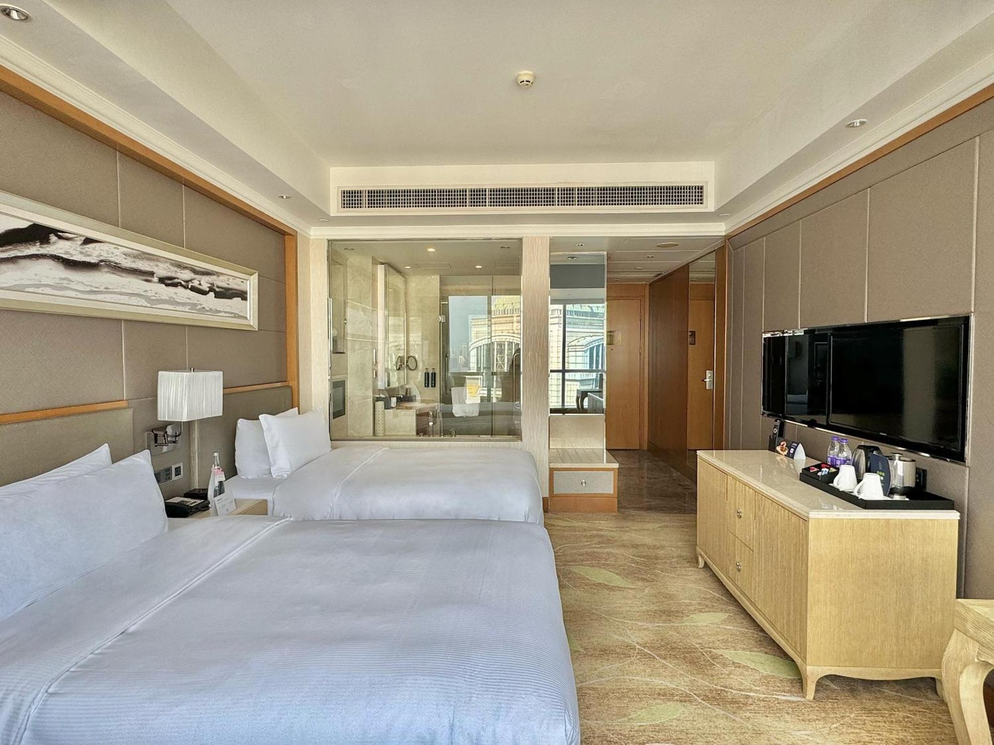 Doubletree By Hilton Guangzhou-Free Shuttle Bus To Canton Fair Complex & Overseas Buyer Registration Services During Canton Fair Period Exteriör bild